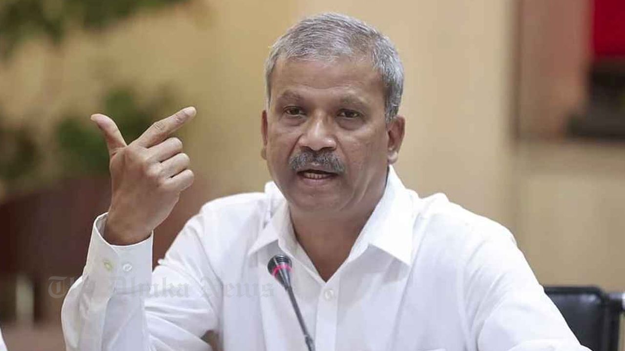 Advisor clarifies expatriates' confusion over 'mobile phone' issue