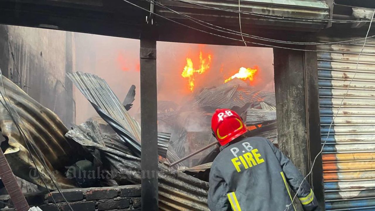 Fire at plastic godown in capital's Lalbagh brought under control