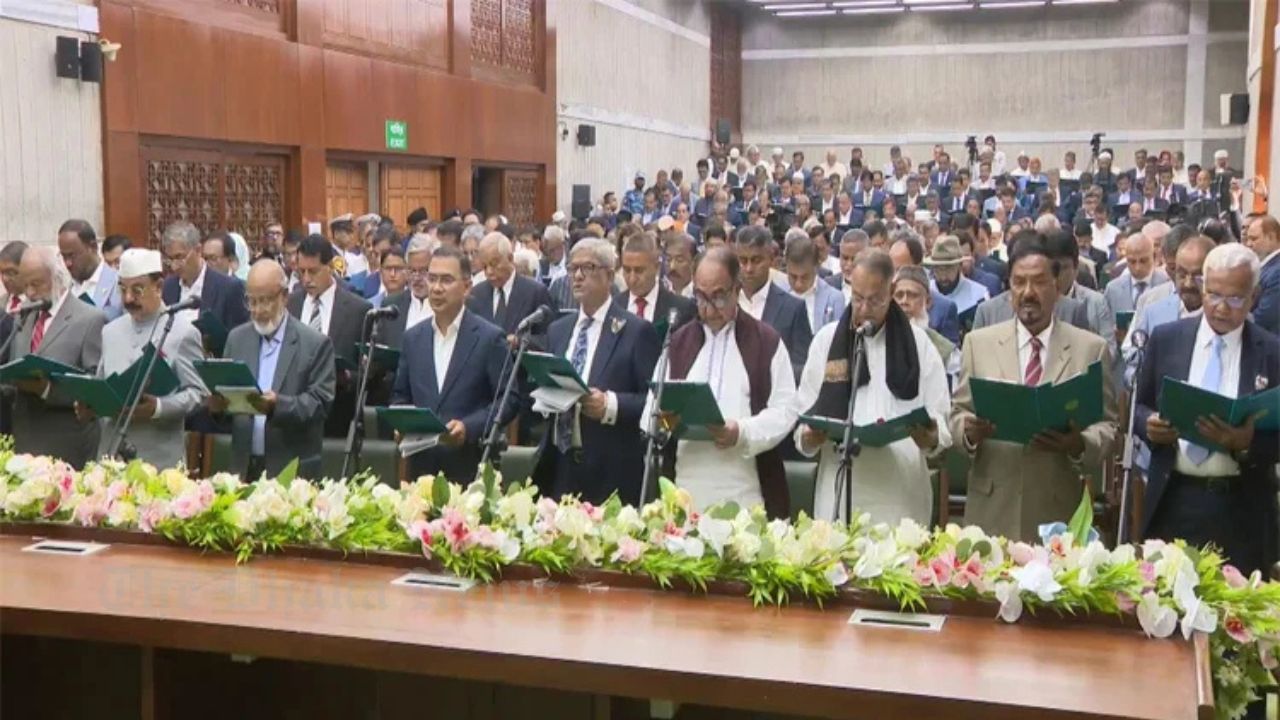 BNP lawmakers take oath after 13th parliamentary election